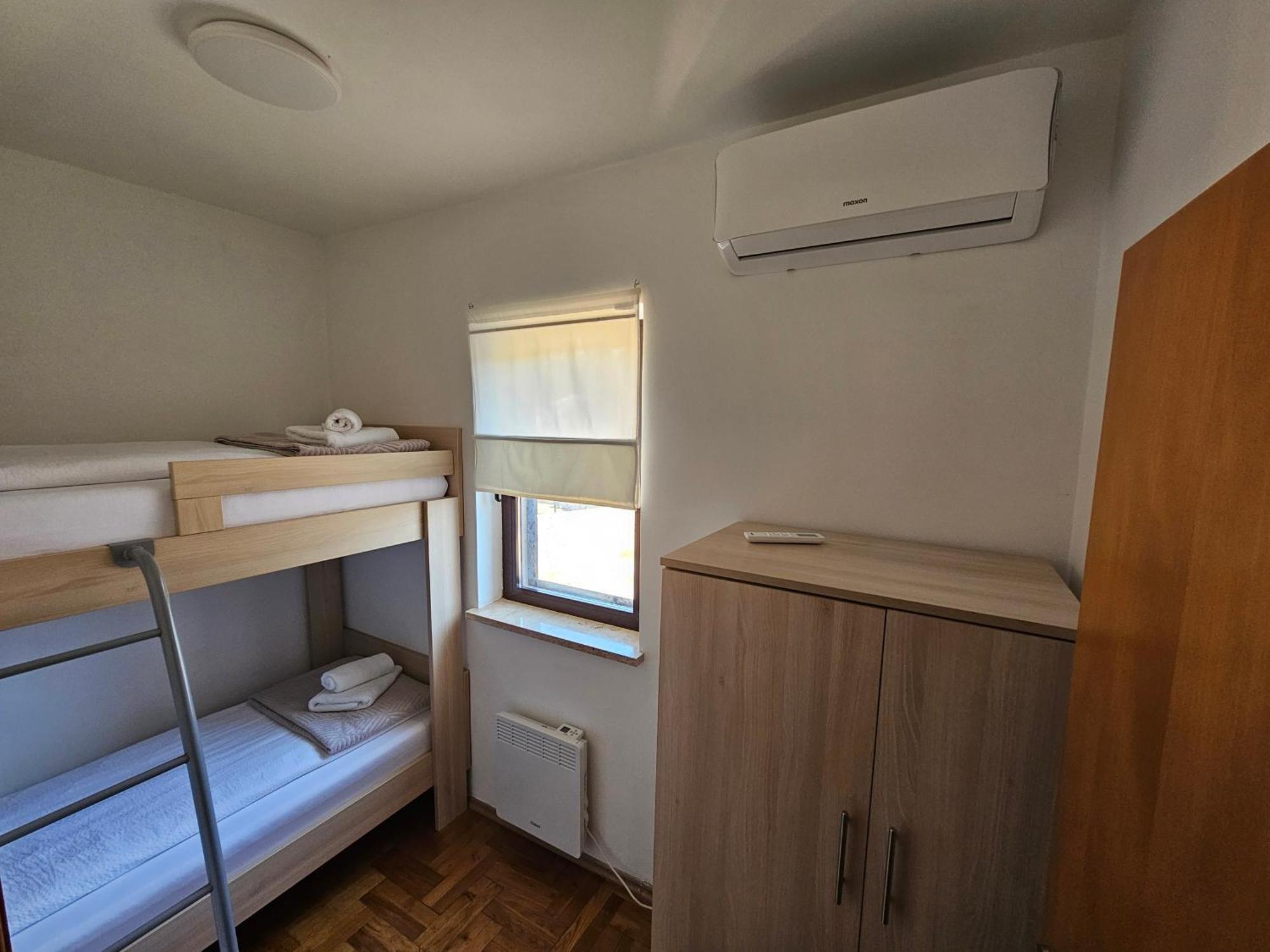 Apartman Star โนวีวีโนดอลสกี ภายนอก รูปภาพ